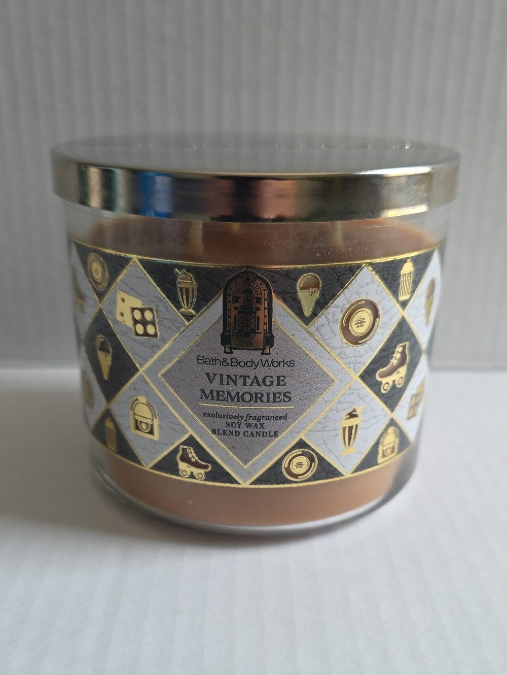 Bath & Body Works Vintage Memories Candle - Gold and Cream Label